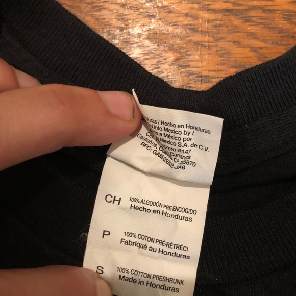 Woman’s small Kiss concert t shirt 2012 with dates - Picture 5 of 5